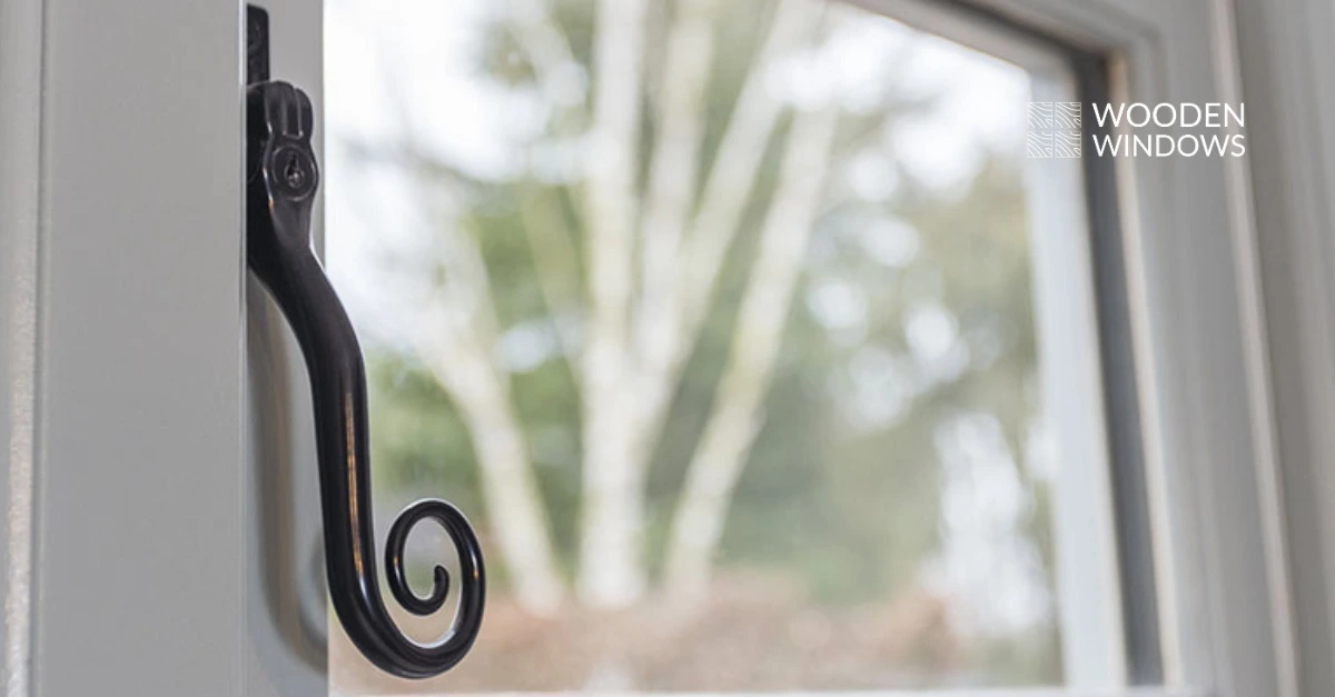 Monkey tail handle in black